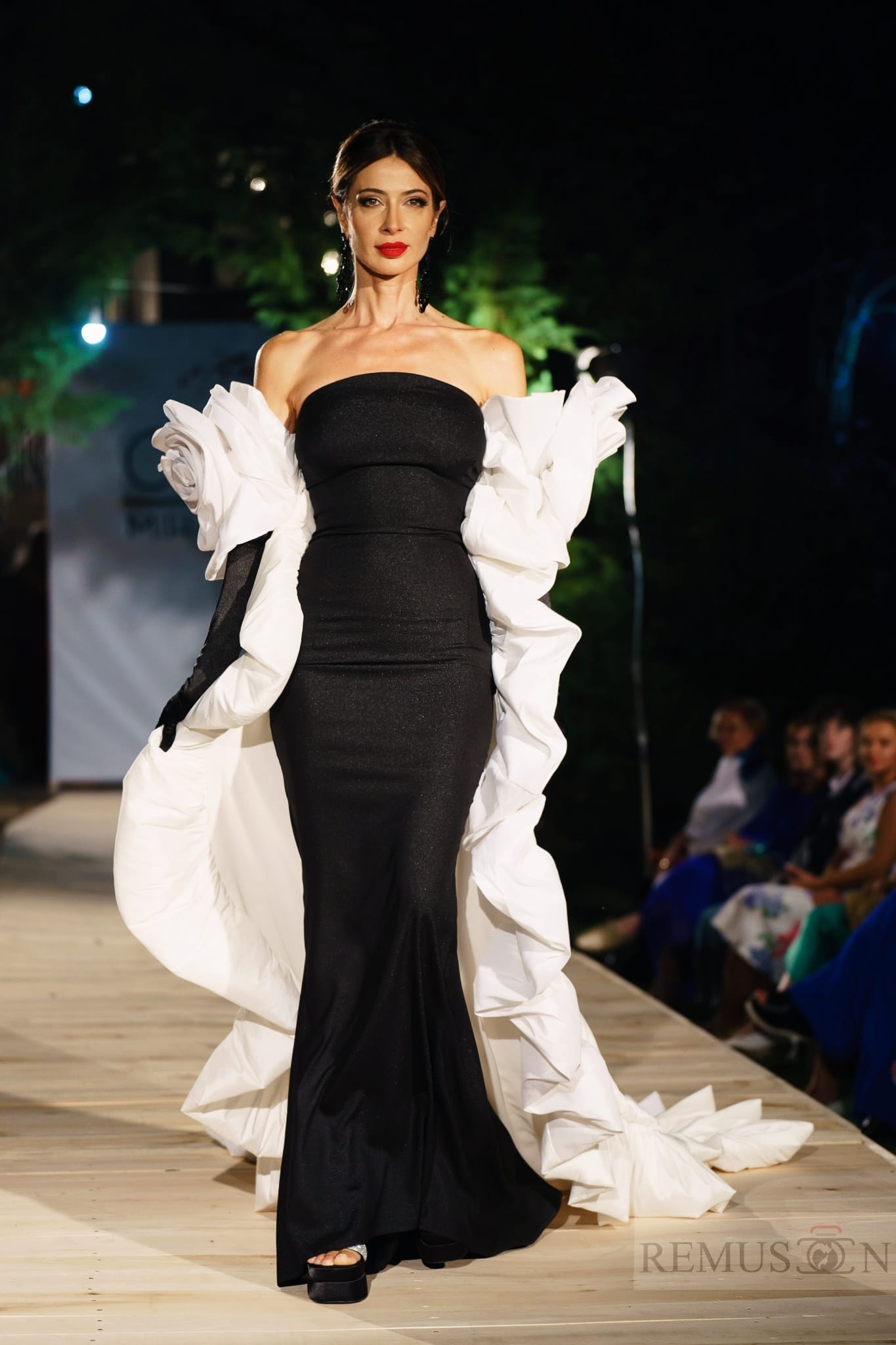 Outfit Oriental Poppy - Cris Tudora👍
