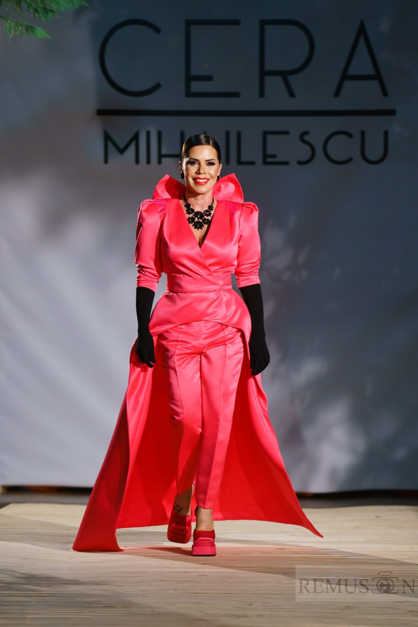 Outfit Pink Lotus - Luminița Anghel👍