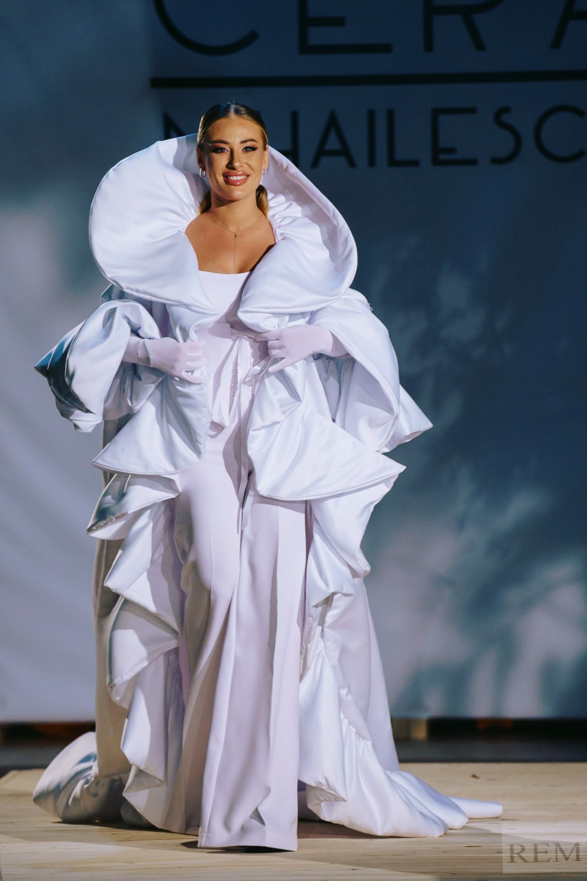 Narcissus Wedding Dress - Irina Baianț👍