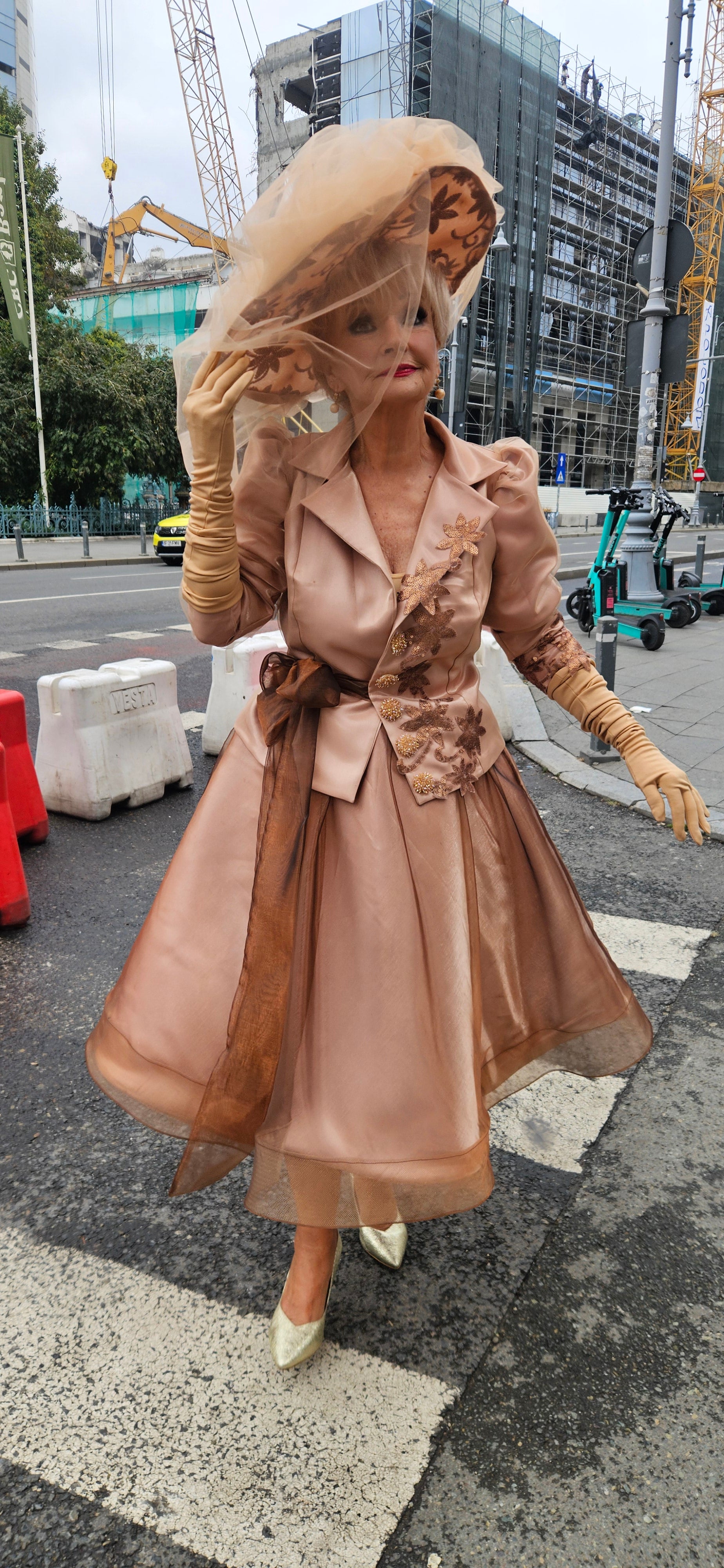 Outfit Organza Bronz- Ioana Casetti 👍🏼