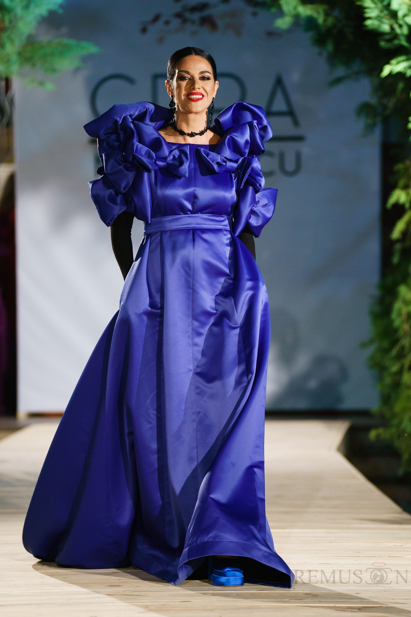 Outfit Iris - Raluca Petrica👍