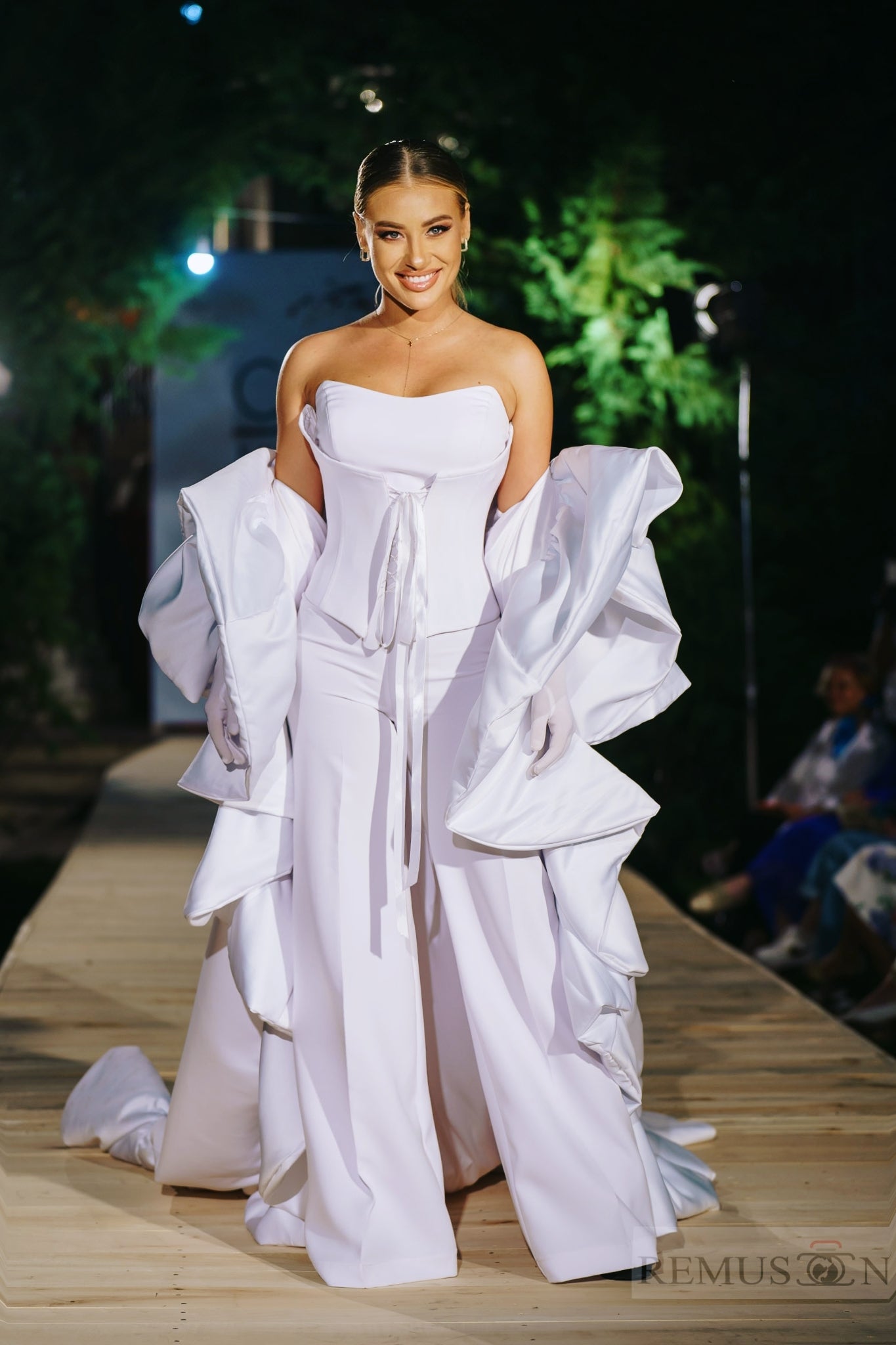 Narcissus Wedding Dress - Irina Baianț👍